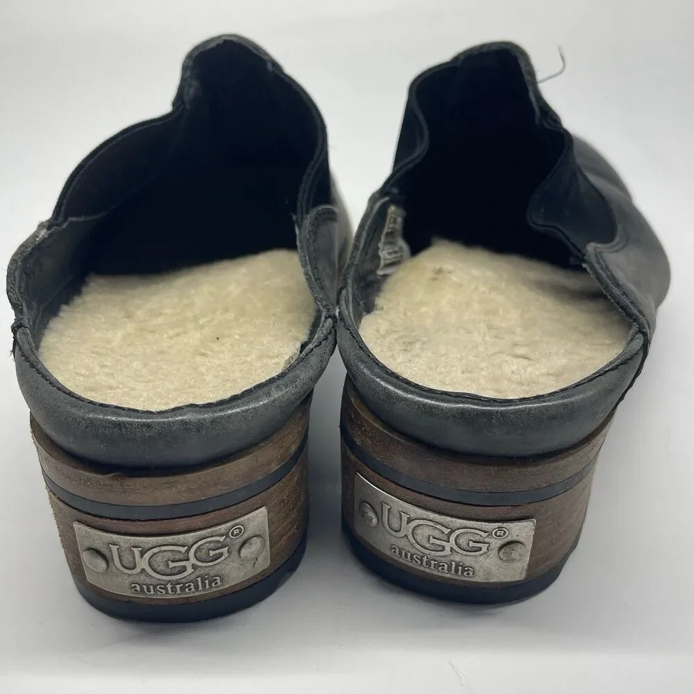 UGG Australia Womens 8.5 Leather Black Mules Clogs Sheepskin Lined Slip-on Shoes